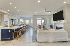Open layout makes it easy for your group to connect.