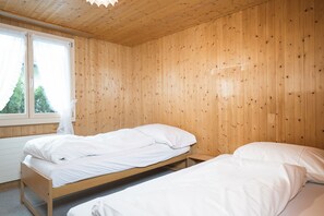Bedroom with two single beds