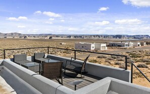 Welcome to Stargazer! Brand new house with modern furnishings, hot tub and rooftop deck