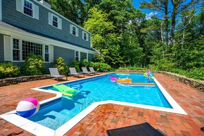 Accommodates up to 13 guests, complete with an outdoor pool for endless fun.
