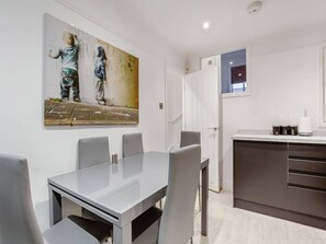 Kitchen/diner | Dragon Pad - Snapdragon - Dragon Pad, Tunbridge Wells