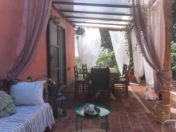 Outdoor dining