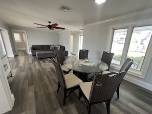 Living/dining room