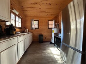Fully stocked kitchen to cook and enjoy a meal with your loved ones