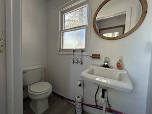 Full bathroom (shower now pictured, more pics coming soon!)