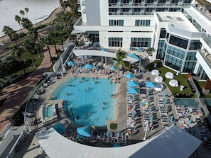 Pool - Towels Included