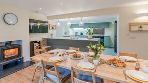 Kitchen/Dining Room, The Weir House, Bolthole Retreats