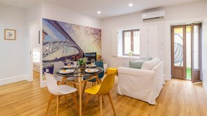 Our dining area counts with a table that can accommodate up to four people, so you can enjoy your homemade meals in the most comfortable way #lovely #airbnb