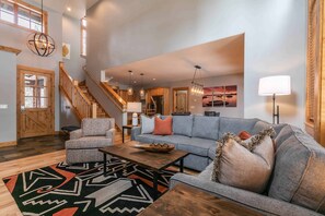 13087 Fairway Dr Truckee CA-print-036-028-LivingDining Room-3360x2240-300dpi