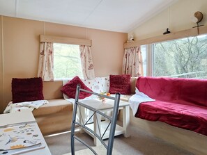 Open plan living space | Glen Y Nant, New Radnor, near Presteigne