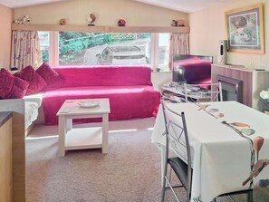Open plan living space with comfortable sofas | Glen Y Nant, New Radnor, near Presteigne