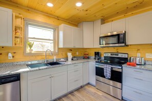 Eat-In Kitchen | Trash Bags & Paper Towels