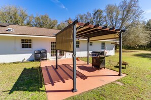 Private Yard | Patio | Pergola | Gas Grill
