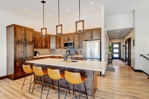 Kitchen Island With Seating For Four