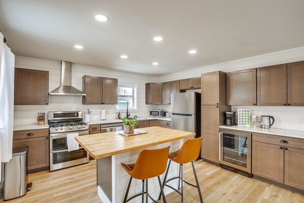 Palmer Vacation Rental | 3BR | 2BA | Stairs Required | 2,000 Sq Ft