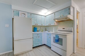 Kitchen | Central Air Conditioning | Free WiFi | Keyless Entry