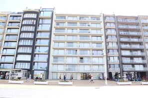 Außenseite Ferienhaus [Sommer]