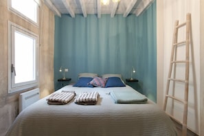 Lit Epeda palace 160 cm / King size palace bed