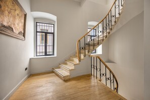 Handrails in hallways