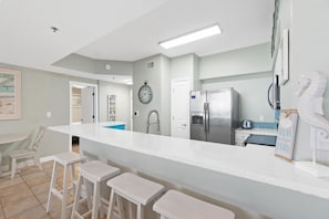 Kitchen with Breakfast Bar
