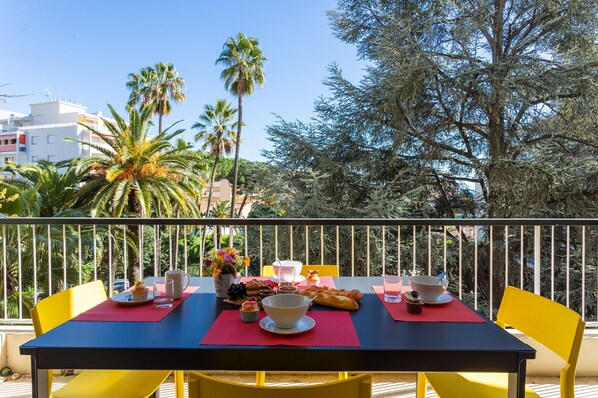 Sunny Breakfast on the French Riviera