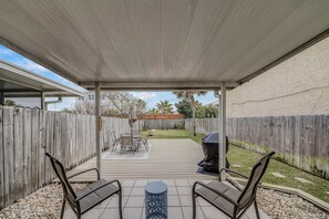 Welcome to Beach Dreaming, located at 4119 Cobia Street!