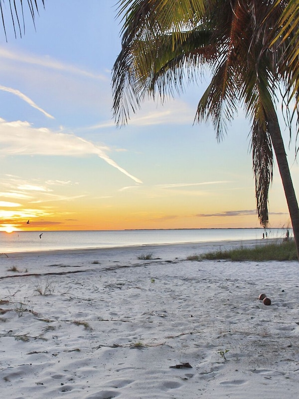 Fort Myers Beach has amazing Sunsets