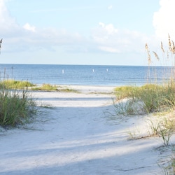 Access to the beach from various spots along the island