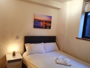 Pleasant bedroom.
A comfortable double bed & ensuiet bathroom
