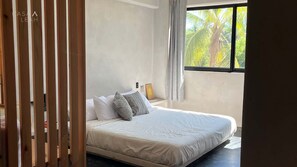 Full Bedroom King Size Bed - 4 5 Star Hotel Grade Pillows - Douvet Cover - AC