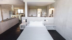 Bedroom queen bed with A/C