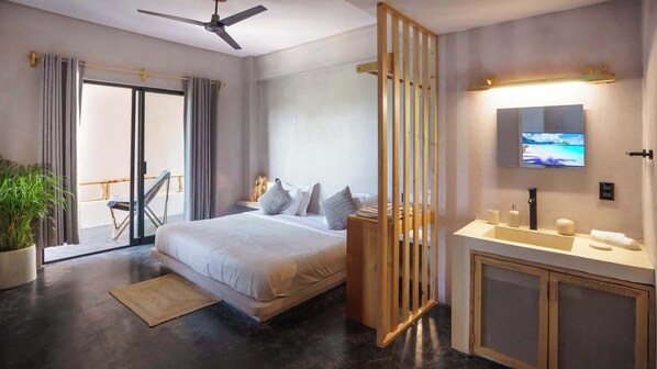 Master Bedrrom with AC Private Full Bathroom King Size Bed
