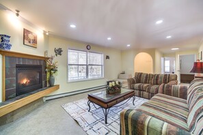 Living Room | Fireplace | Queen Sleeper Sofa | 1st Floor