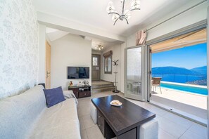 Villa Aurora Sunrise image