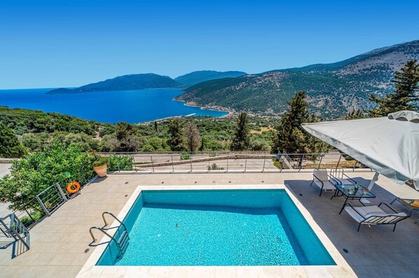 Villa Aurora Sunrise image