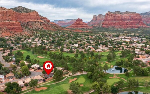 Birds eye view of location on the greens and to the red rocks.