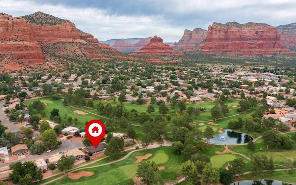 Birds eye view of location on the greens and to the red rocks.