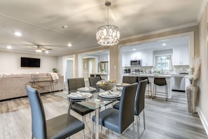 Formal Dining Area | Dishware/Flatware