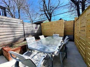 Private backyard patio!