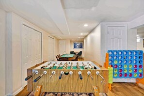 ★☆Game Room☆★  Endless fun awaits kids in the downstairs game. With pool, cards, and movies, it's the perfect spot for family to spend a rainy day or just winding down for the night
