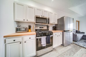 Kitchen | Dishwasher | Dishware & Flatware | Keurig Coffee Maker