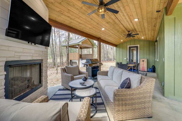 Broken Bow Vacation Rental | 3BR | 2.5BA | 1,323 Sq Ft | Step-Free Access