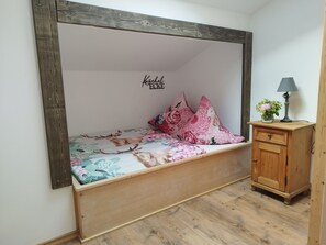 Ferienwohnung 1 bis 4 Personen, 50 qm, 2 Schlafzimmer, Balkon-Kuschelecke