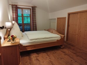 Ferienwohnung 1 bis 4 Personen, 50 qm, 2 Schlafzimmer, Balkon-Schlafen
