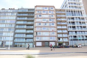 Außenseite Ferienhaus [Sommer]