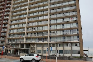 Außenseite Ferienhaus [Sommer]