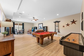 Spielezimmer