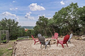 Gather around the firepit for cozy evenings and s’mores. #FirepitFun