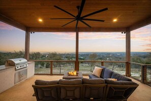 Make memories around the firepit under the open sky.
