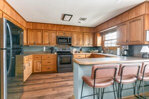 Fully Stocked Kitchen